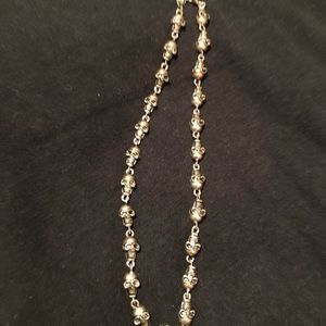 Silver skull necklace/choker